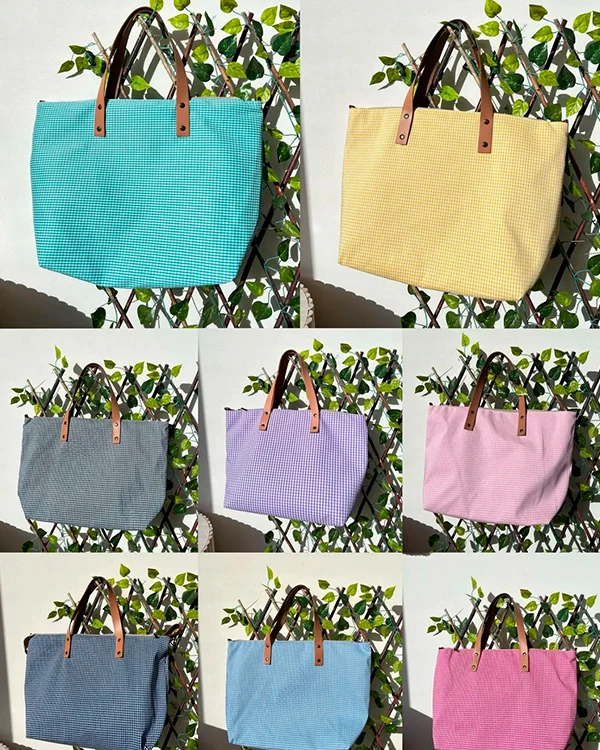 foto de bolsos de colores variados